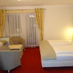 Ambra * شكلارسكا بوريبا