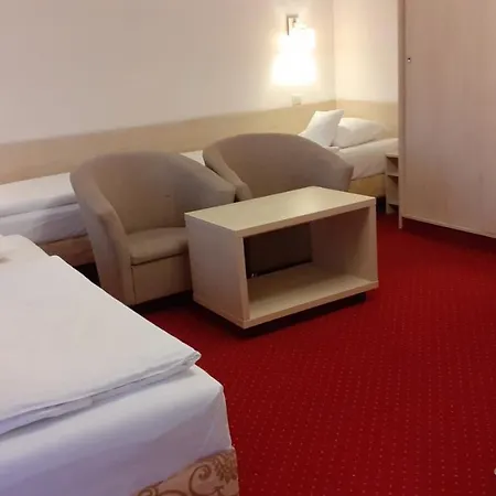 威拉安布拉旅馆 *