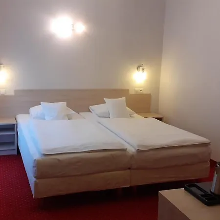 威拉安布拉旅馆 *